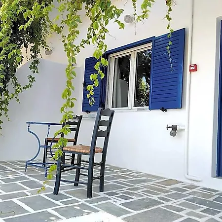 Nissos ホテル イオス島 チョーラ